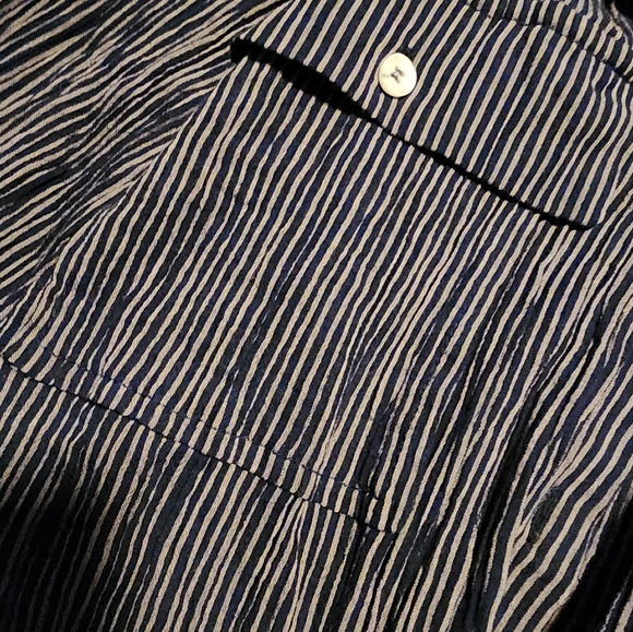 Button down top from Vici - Picture 2 of 4